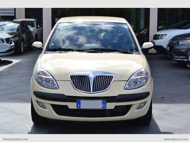 Auto - Lancia ypsilon 1.3 mjt 75 cv oro giallo