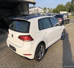 Auto - Volkswagen golf 2.0 tdi r-line