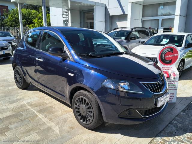 Auto - Lancia ypsilon 1.2 69 cv 5p. gpl ecochic silver