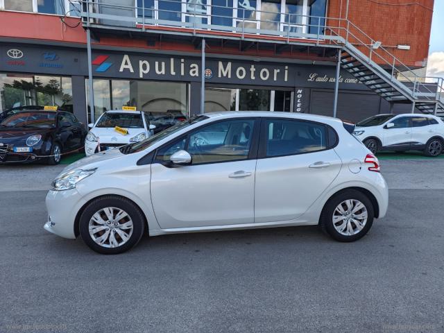 Auto - Peugeot 208 1.4 e-hdi 68 cv automatica comandi speciali disabili