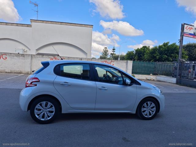 Auto - Peugeot 208 1.4 e-hdi 68 cv automatica comandi speciali disabili