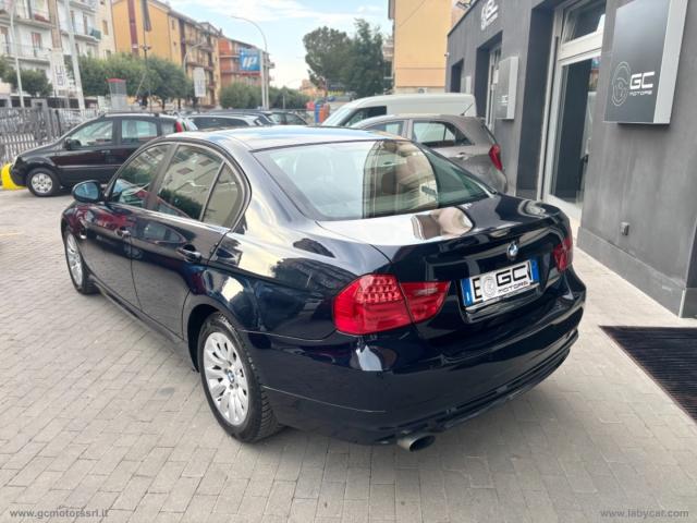 Auto - Bmw 318d attiva