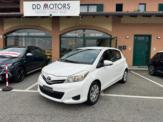 Auto - Toyota yaris 1.3 5p. lounge