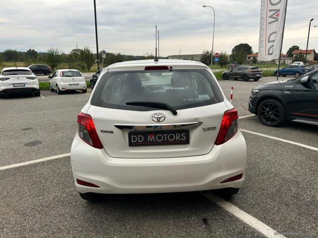 Auto - Toyota yaris 1.3 5p. lounge