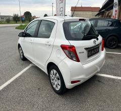 Auto - Toyota yaris 1.3 5p. lounge