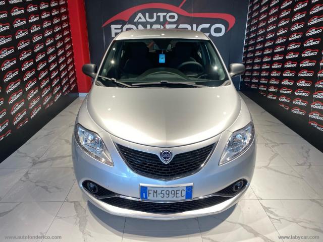 Lancia ypsilon 1.2 gpl