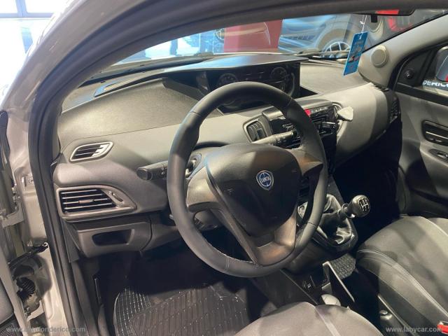 Auto - Lancia ypsilon 1.2 gpl