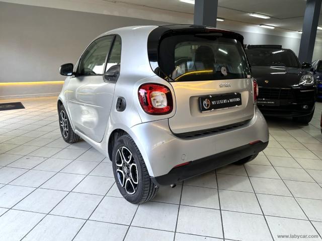 Auto - Smart fortwo 70 1.0 twinamic passion