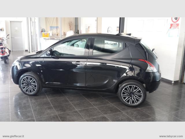 Auto - Lancia ypsilon 1.0 firefly 5 posti s&s hybrid oro