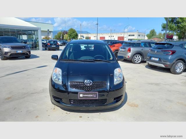 Auto - Toyota yaris 1.0 5p. sol