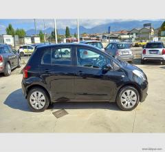 Auto - Toyota yaris 1.0 5p. sol