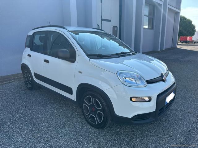 Fiat panda 1.0 firefly s&s hybrid city life