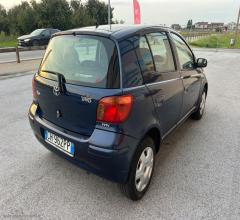 Auto - Toyota yaris 1.0 16v 5p.