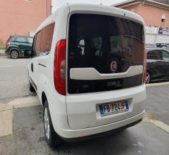 Auto - Fiat doblÃ² 1.6 mjt 120 cv lounge maxi