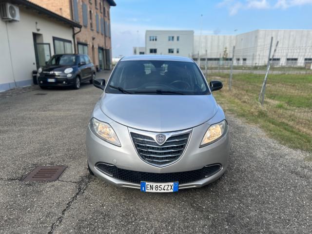 Auto - Lancia ypsilon 1.2 69 cv 5p. gpl ecochic silver