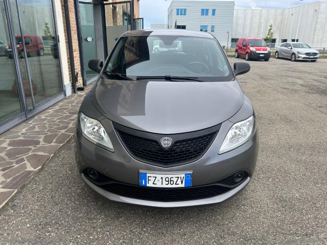 Auto - Lancia ypsilon 1.2 69 cv 5p. s&s black and noir