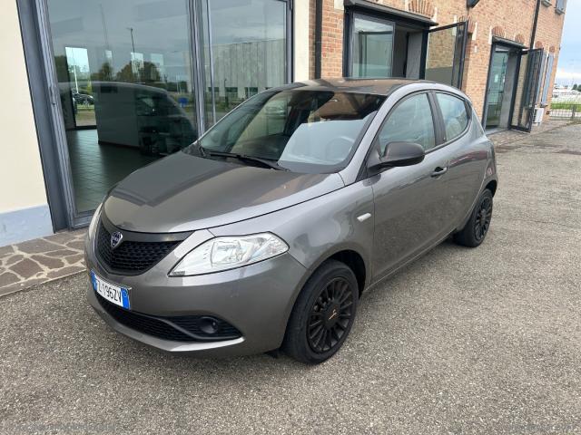 Auto - Lancia ypsilon 1.2 69 cv 5p. s&s black and noir