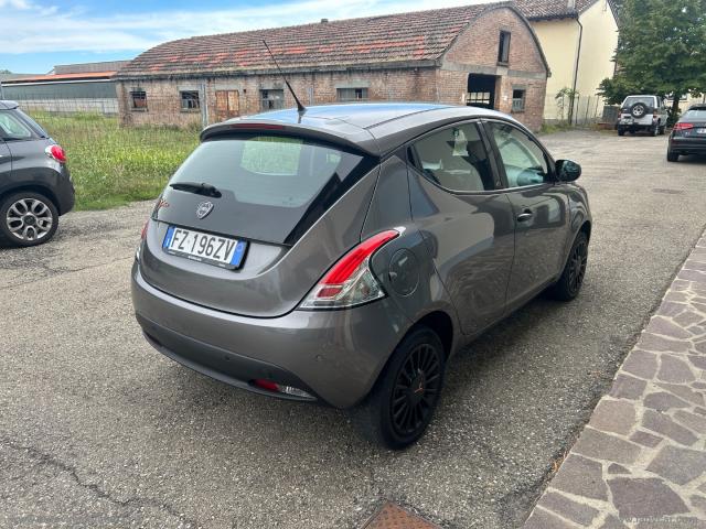 Auto - Lancia ypsilon 1.2 69 cv 5p. s&s black and noir