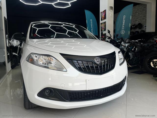 Lancia ypsilon 1.0 firefly 5ps&s hyb. eco unyca