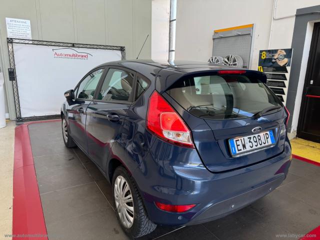 Auto - Ford fiesta 1.4 5p. bz.- gpl