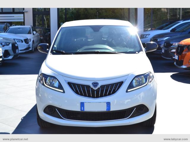 Auto - Lancia ypsilon 1.0 firefly 5ps&s hyb. eco silv.