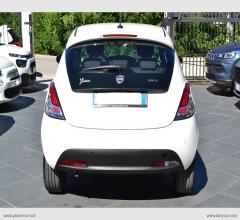 Auto - Lancia ypsilon 1.0 firefly 5ps&s hyb. eco silv.