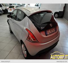 Auto - Lancia ypsilon 1.2 69 cv 5p. gpl ecochic gold