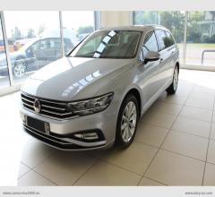 Auto - Volkswagen passat var. 2.0 tdi 122 cv evo dsg bus.