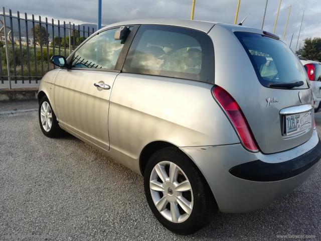 Auto - Lancia ypsilon 1.3 mjt 16v oro