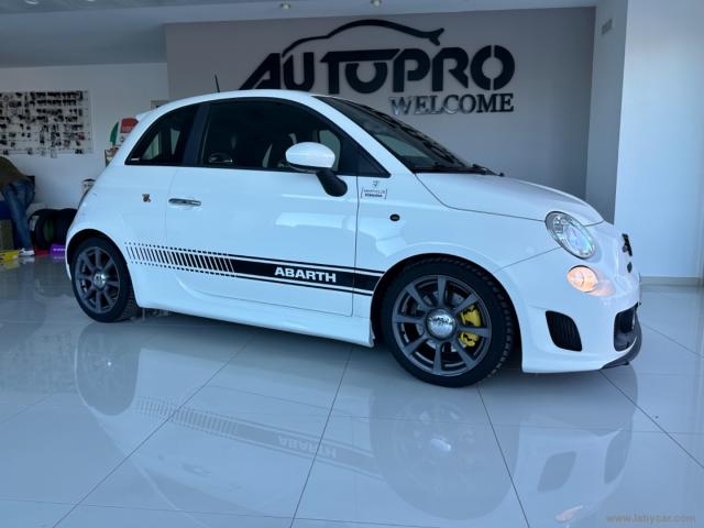 Auto - Abarth 500 1.4 turbo t-jet custom