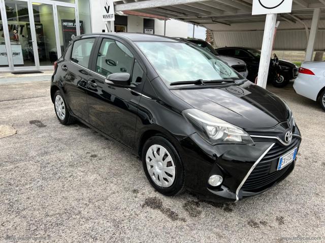 Auto - Toyota yaris 1.0 5p. active gpl