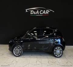 Lancia ypsilon 1.0 firefly 5ps&s hyb. eco silv.