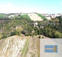 Appartamenti in Vendita - Terreno agricolo in vendita a corridonia periferia