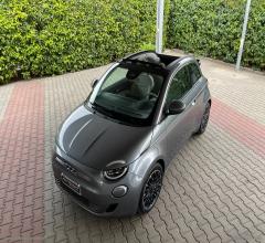 Auto - Fiat 500 la prima cabrio 42 kwh