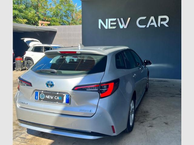 Auto - Toyota corolla 1.8 hybrid business