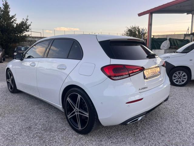 Auto - Mercedes-benz a 200 d automatic premium