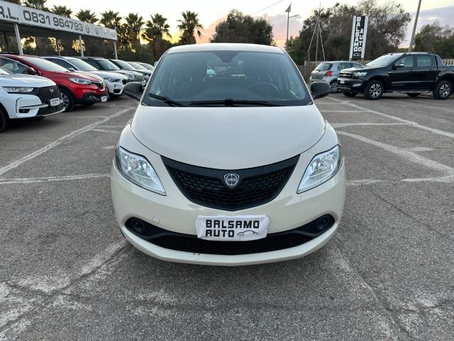 Auto - Lancia ypsilon 1.2 69 cv 5p. gold