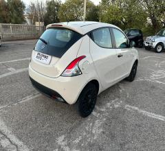 Auto - Lancia ypsilon 1.2 69 cv 5p. gold