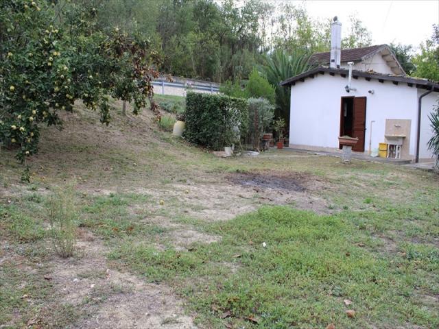 Appartamenti in Vendita - Casa indipendente in vendita a manoppello contrada vallone