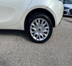 Auto - Lancia ypsilon 1.3 mjt 95 cv 5p. s&s platinum