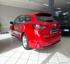 Auto - Toyota corolla 1.8 hybrid business