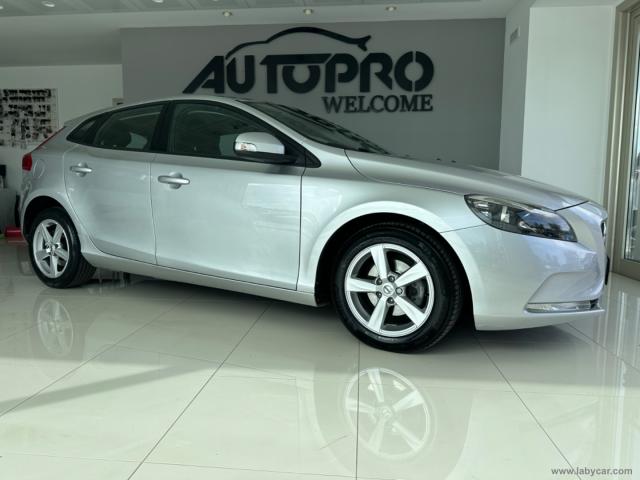 Auto - Volvo v40 d2 business