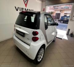 Auto - Smart fortwo 52 kw mhd coupÃ© white tailor made