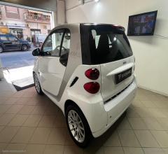 Auto - Smart fortwo 52 kw mhd coupÃ© white tailor made