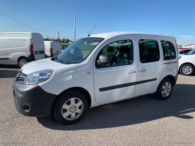 Auto - Renault kangoo blue dci 8v 95 cv 5p. life