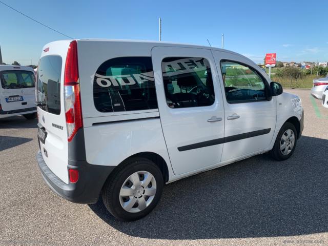 Auto - Renault kangoo blue dci 8v 95 cv 5p. life