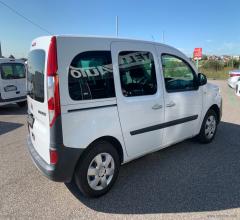 Auto - Renault kangoo blue dci 8v 95 cv 5p. life