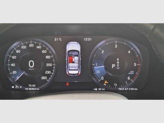 Auto - Volvo xc40 d3 geartronic momentum pro