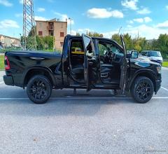 Auto - Dodge ram 1500 crew cab laramie 4x4