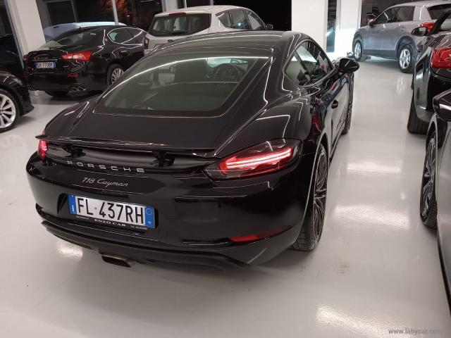 Auto - Porsche 718 cayman